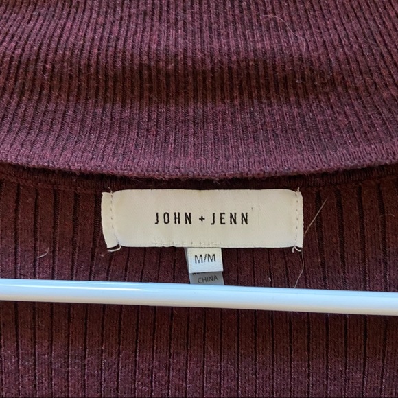 John + Jenn ribbed keyhole choker plum sweater M - Picture 9 of 9